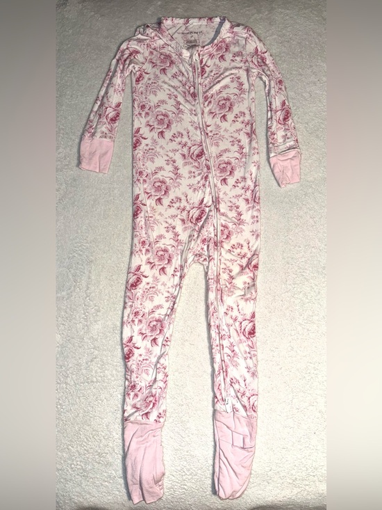 Posh Peanut Other - Posh Peanut Girls' Antoinette Convertible One-Piece in a white floral design, 2T
